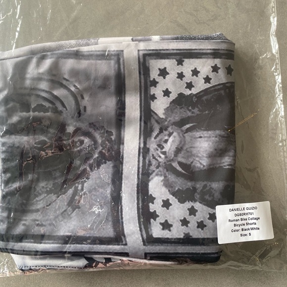 DANIELLE GUIZIO ROMAN BIKE COLLAGE BICYCLE SHORTS - Picture 6 of 6